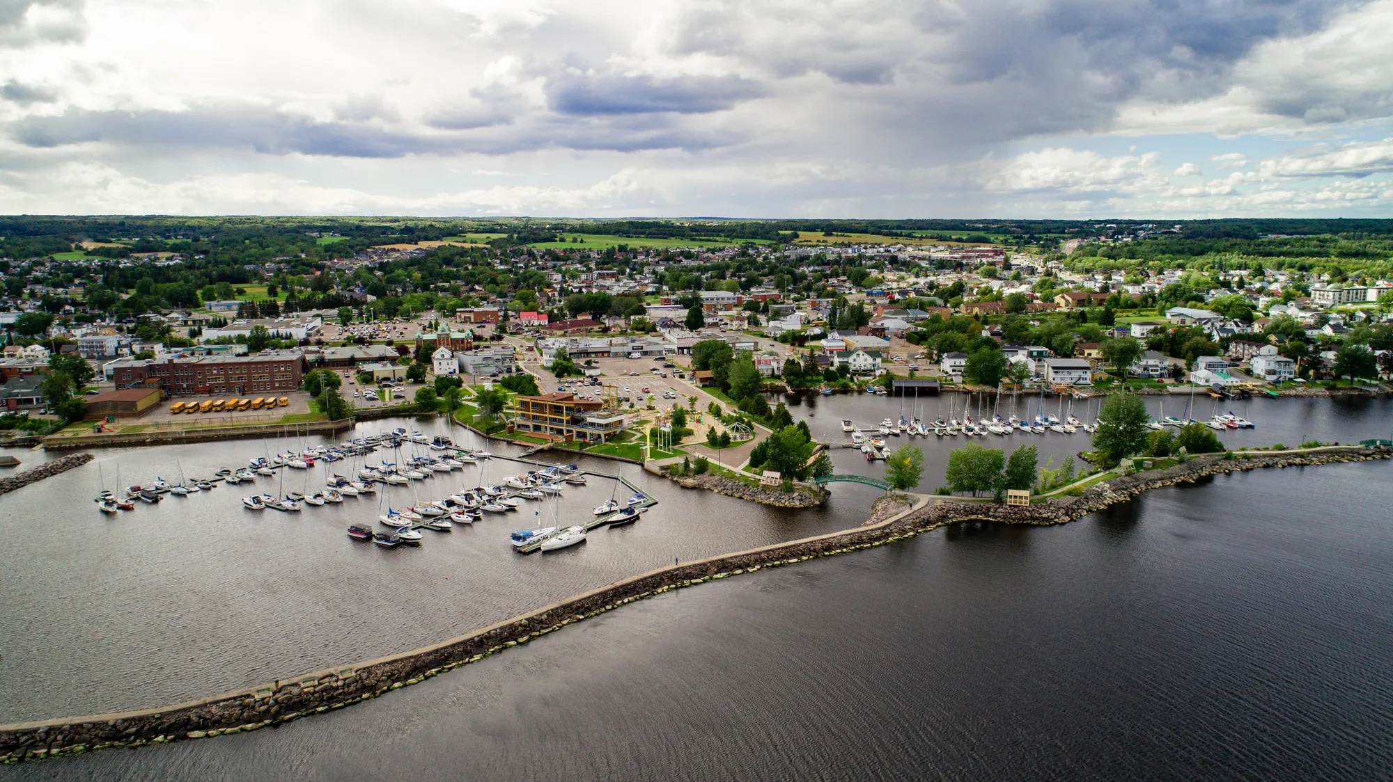 8cda3200faf4c4f117f691ad188f6a13a3348b52